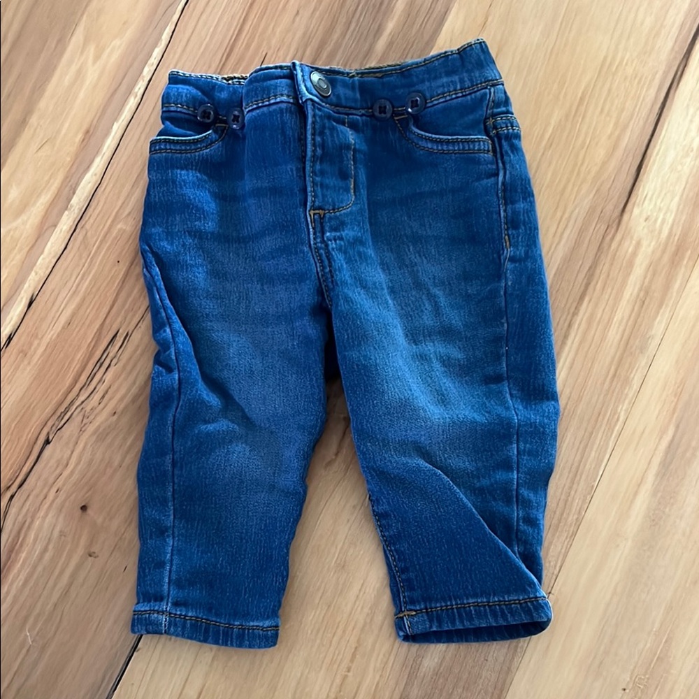 Blue Denim Jeans with Classic Styling